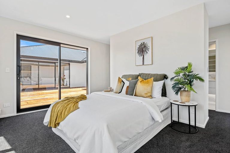 Photo of property in 21 Woodford Avenue, Woodend, 7610