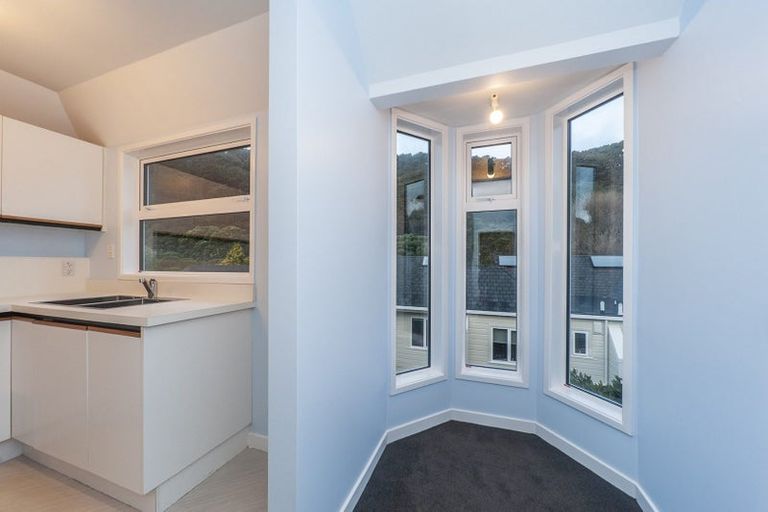 Photo of property in 10 Lawson Place, Mount Victoria, Wellington, 6011
