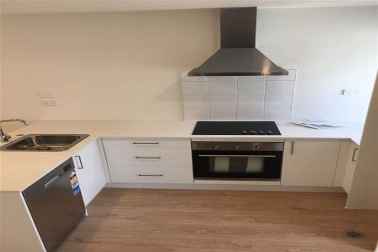 Photo of property in 3/7 South Pacific Place, Henderson, Auckland, 0612