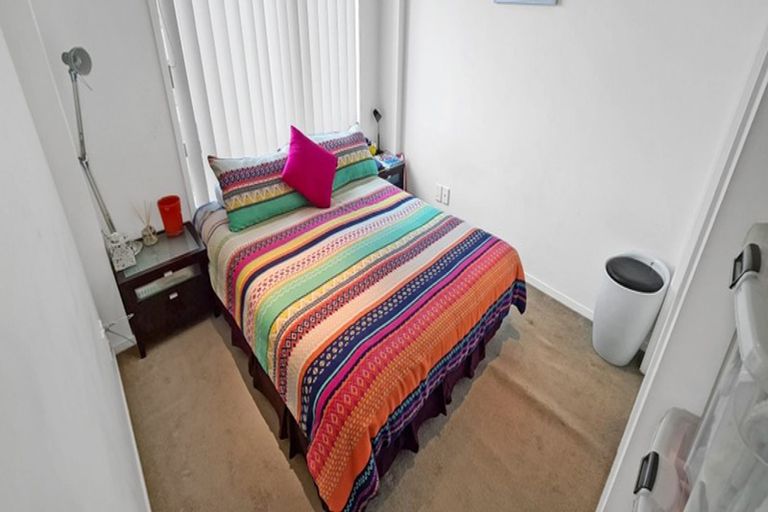 Photo of property in The Docks Apartments, 321/6 Dockside Lane, Auckland Central, Auckland, 1010