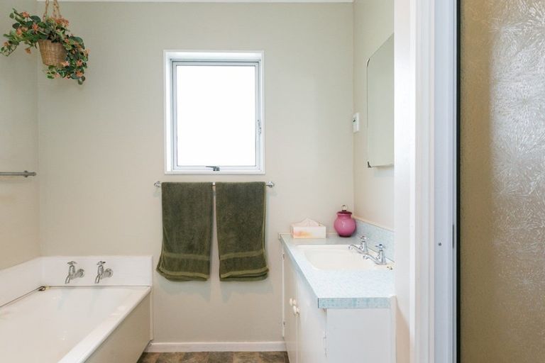 Photo of property in 1/22 Oxford Street, Taradale, Napier, 4112