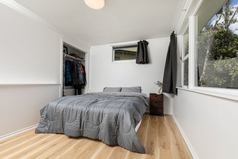 Photo of property in 81 Rangeview Road, Sunnyvale, Auckland, 0612