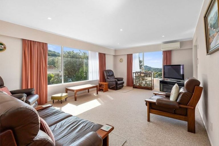 Photo of property in 7 Brasenose Place, Tawa, Wellington, 5028