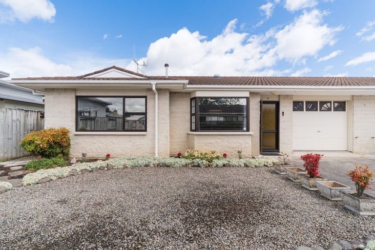 Photo of property in 8 Oxford Street, Hokowhitu, Palmerston North, 4410
