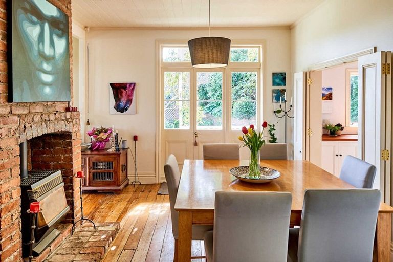 Photo of property in 17 Kowhai Street, Eastbourne, Lower Hutt, 5013