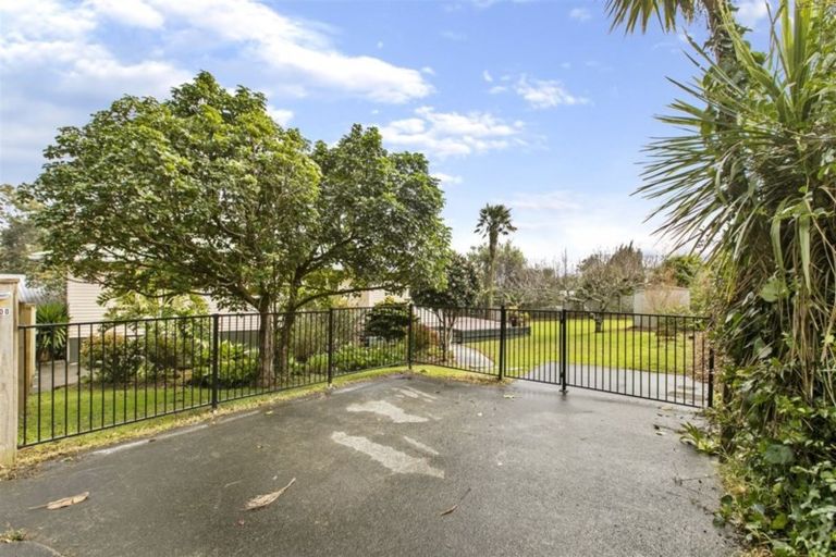 Photo of property in 2/300 Rangatira Road, Beach Haven, Auckland, 0626