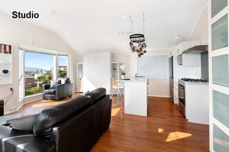 Photo of property in 39 Karepa Street, Brooklyn, Wellington, 6021