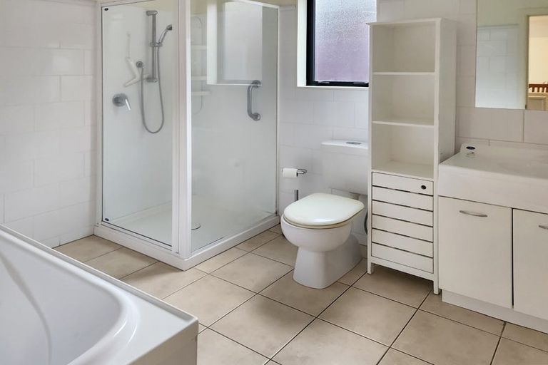 Photo of property in 40 Futuna Close, Karori, Wellington, 6012