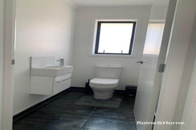 Photo of property in 213 Te Okuroa Drive, Papamoa, 3118