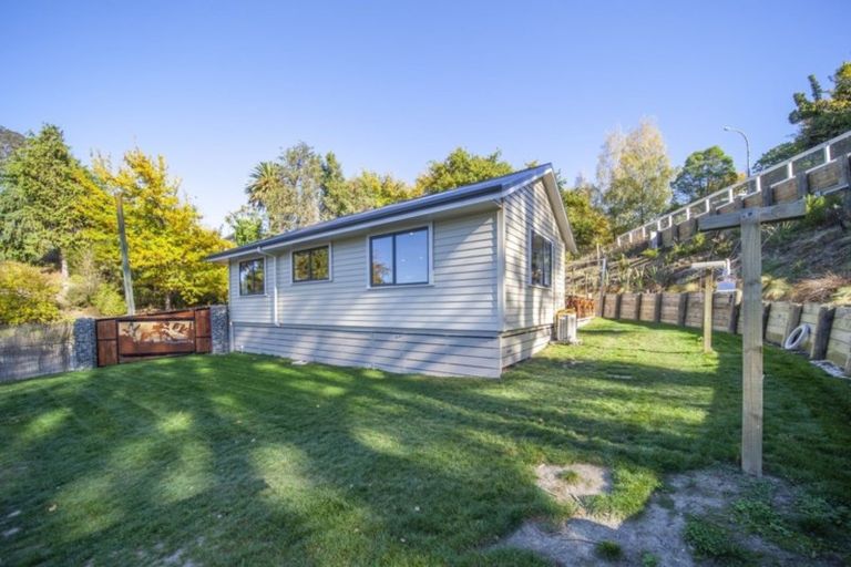 Photo of property in 5 Windsor Road, Waipawa, 4210
