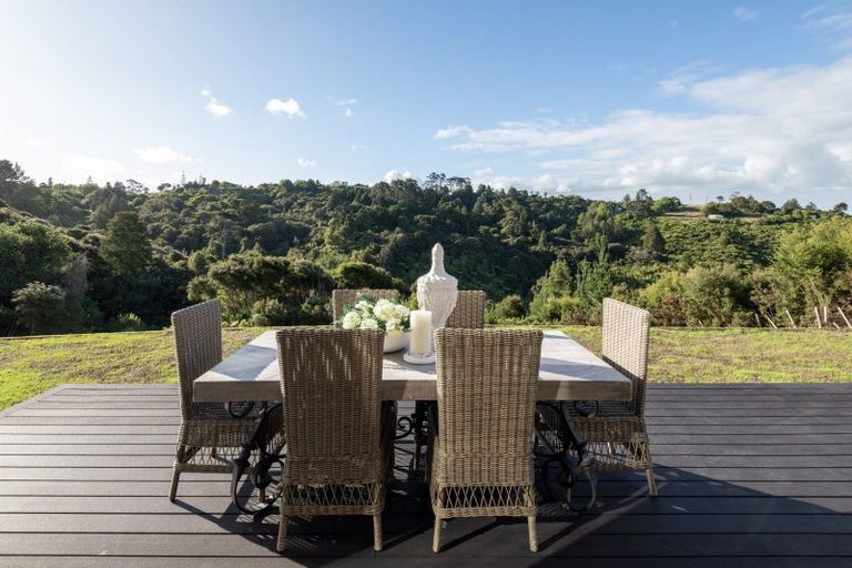 Photo of property in 83 Griggs Road, East Tamaki Heights, Auckland, 2016