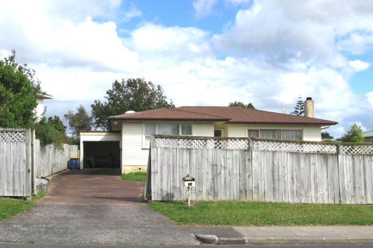 Photo of property in 11 Ozich Avenue, Te Atatu South, Auckland, 0610
