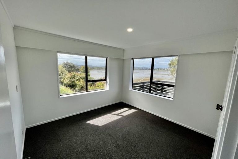 Photo of property in 31 Cumbrian Place, Conifer Grove, Takanini, 2112