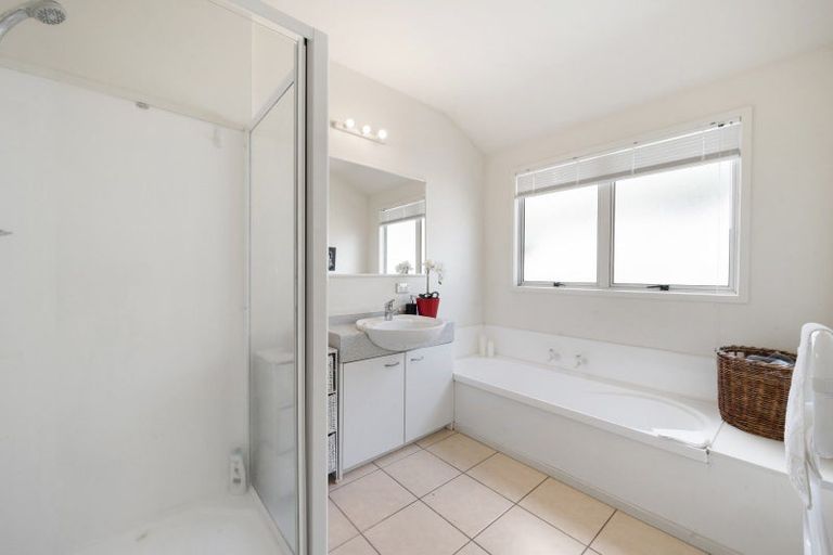 Photo of property in 2/138 Whitford Road, Somerville, Auckland, 2014