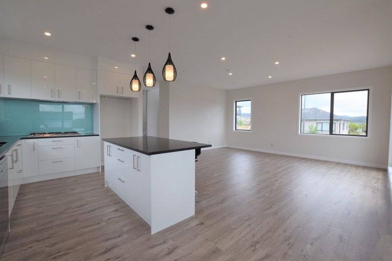 Photo of property in 7 Eric Gifford Drive, Ranui, Auckland, 0612