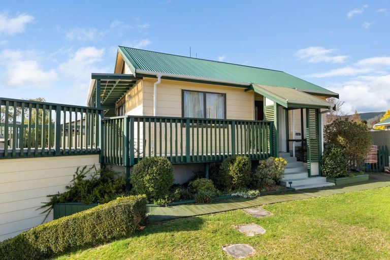 Photo of property in 15 Dickens Street, Owhata, Rotorua, 3010