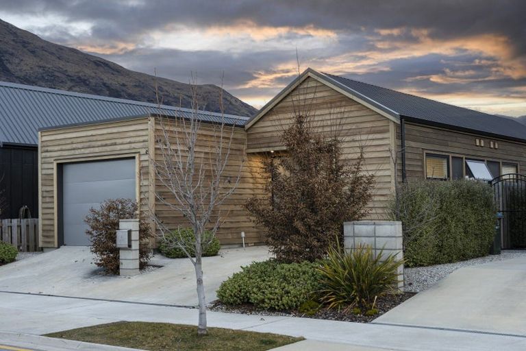 Photo of property in 6 Lorne Street, Lake Hayes, Queenstown, 9304