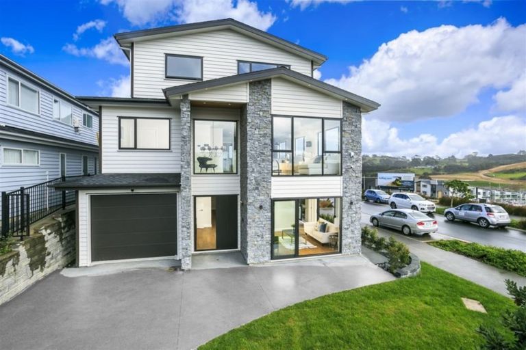 Photo of property in 14 Windlass Street, Long Bay, Auckland, 0630