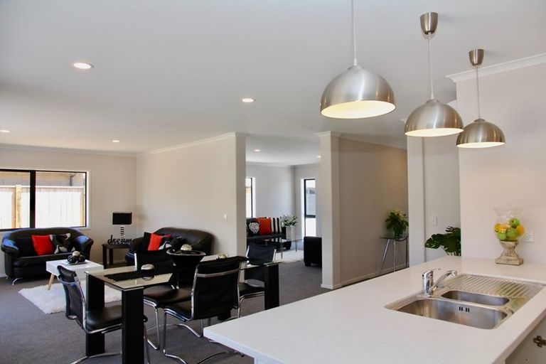 Photo of property in 5 Market Lane, Westown, New Plymouth, 4310