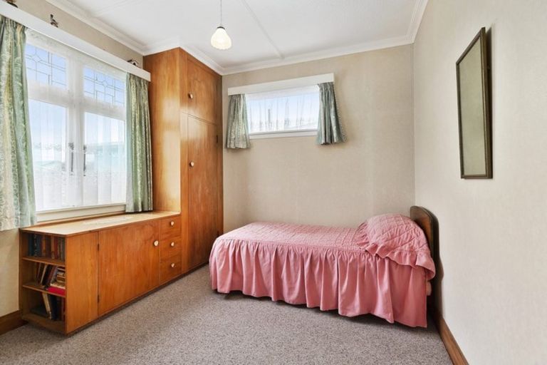 Photo of property in 10 Bruges Avenue, Miramar, Wellington, 6022