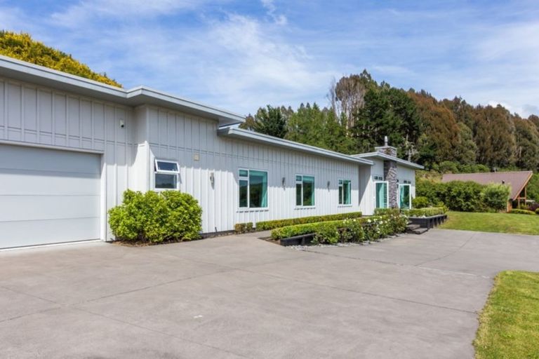 Photo of property in 75 Dalmore Way, Acacia Bay, Taupo, 3385
