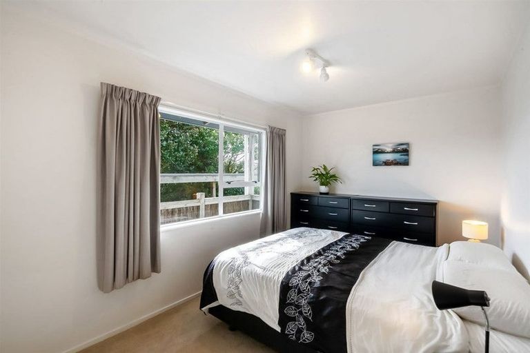 Photo of property in 2/30 Bond Crescent, Forrest Hill, Auckland, 0620