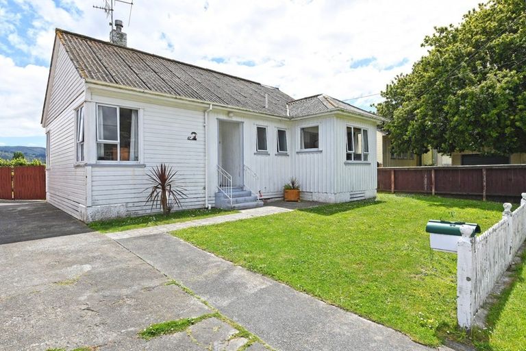 Photo of property in 47 Shearer Crescent, Naenae, Lower Hutt, 5011