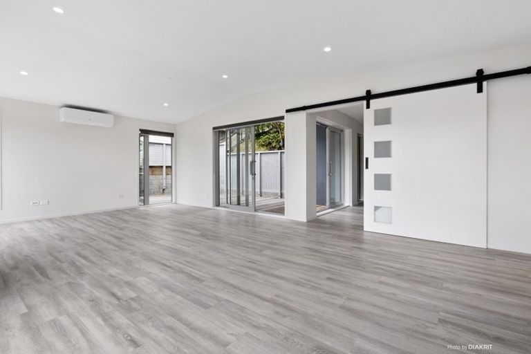 Photo of property in 83a Nevay Road, Miramar, Wellington, 6022