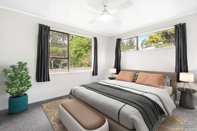 Photo of property in 19 Benita Place, Sunnyvale, Auckland, 0612