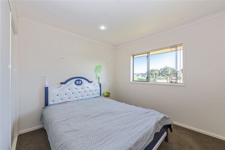 Photo of property in 33 Fingal Way, Gulf Harbour, Whangaparaoa, 0930