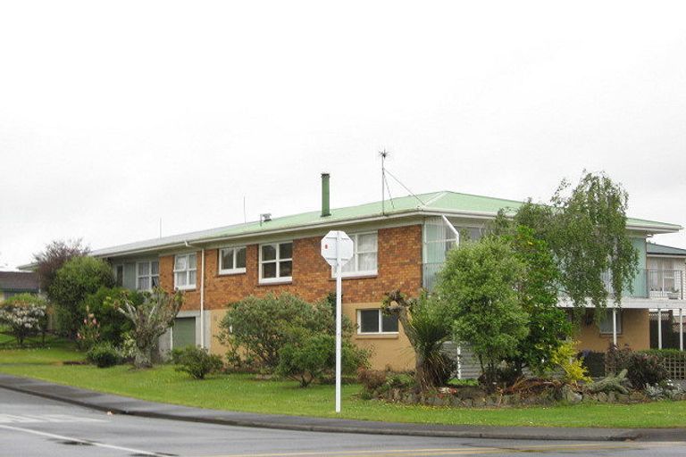 Photo of property in 1/419 Great South Road, Opaheke, Papakura, 2113