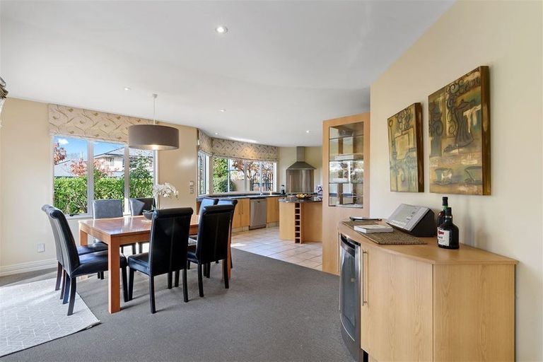 Photo of property in 6 Leabridge Mews, Harewood, Christchurch, 8051