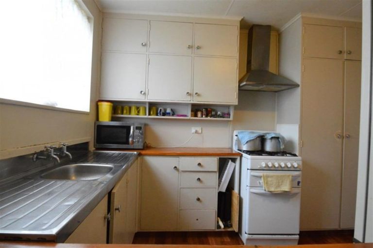 Photo of property in 42 Hinemoa Street, Levin, 5510