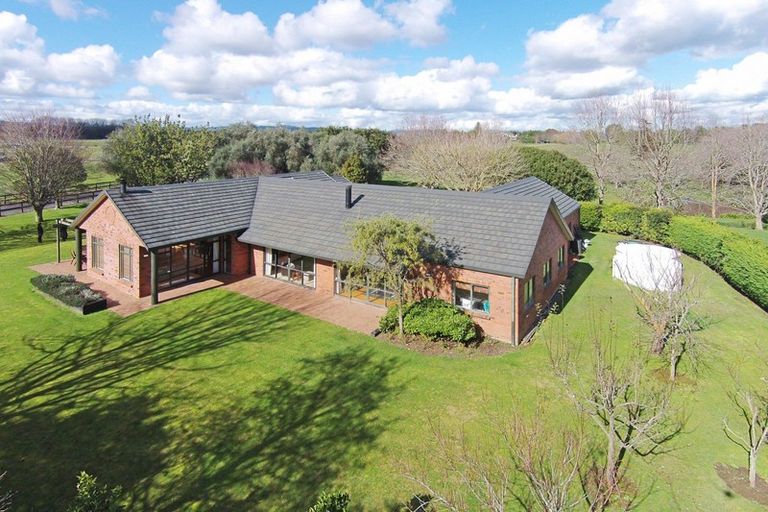 Photo of property in 24 Derbyshire Lane, Karaka, Papakura, 2580