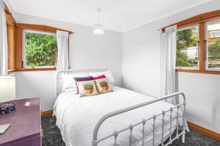 Photo of property in 102 Paremata Road, Paremata, Porirua, 5024