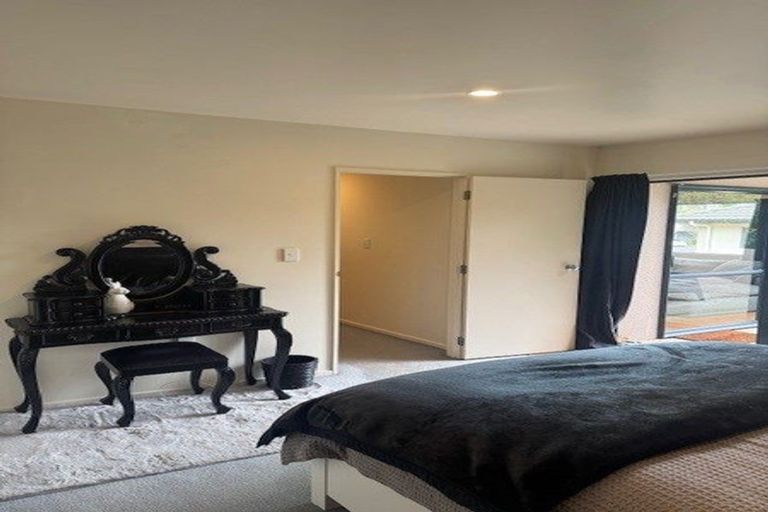 Photo of property in 20 Langana Avenue, Browns Bay, Auckland, 0630