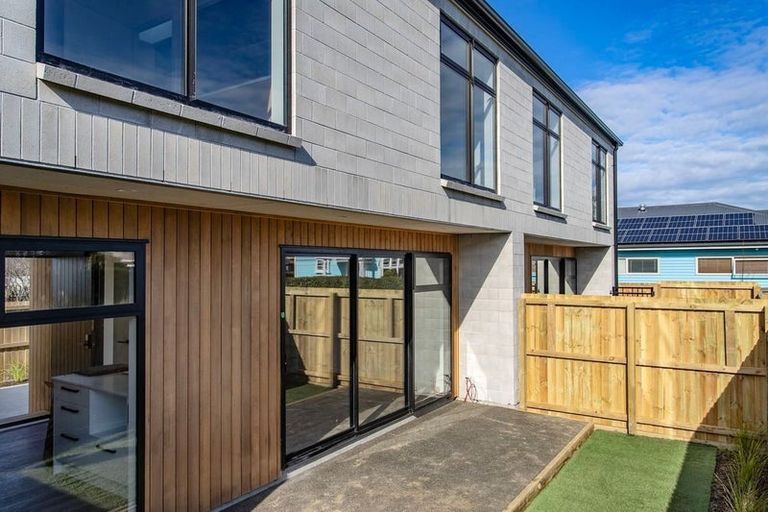 Photo of property in 2/19 Dilworth Street, Riccarton, Christchurch, 8011