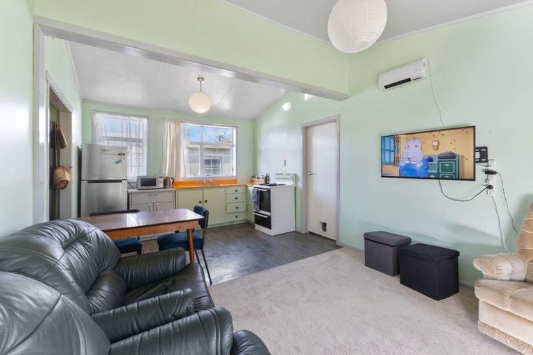 Photo of property in 1 Blake Street, Waitara, 4320