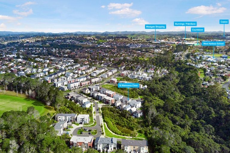 Photo of property in 16 Waimoana Close, Massey, Auckland, 0614