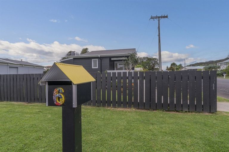 Photo of property in 6 Aputa Avenue, Te Puru, Thames, 3575