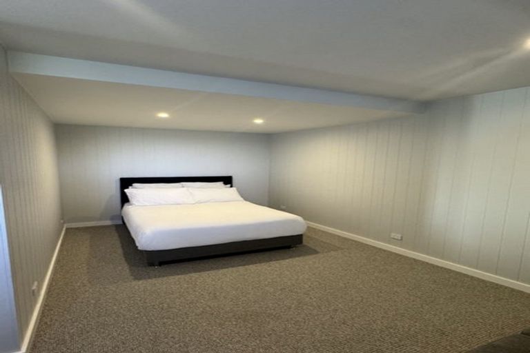 Photo of property in 174 Nevay Road, Karaka Bays, Wellington, 6022