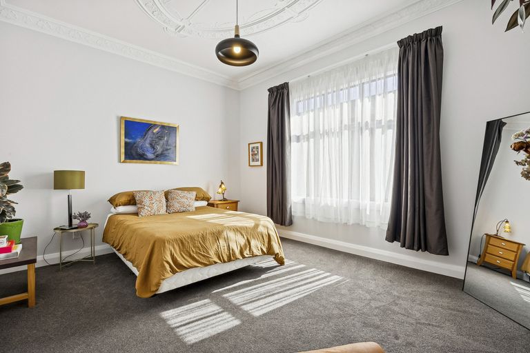 Photo of property in 243 Macandrew Road, Forbury, Dunedin, 9012