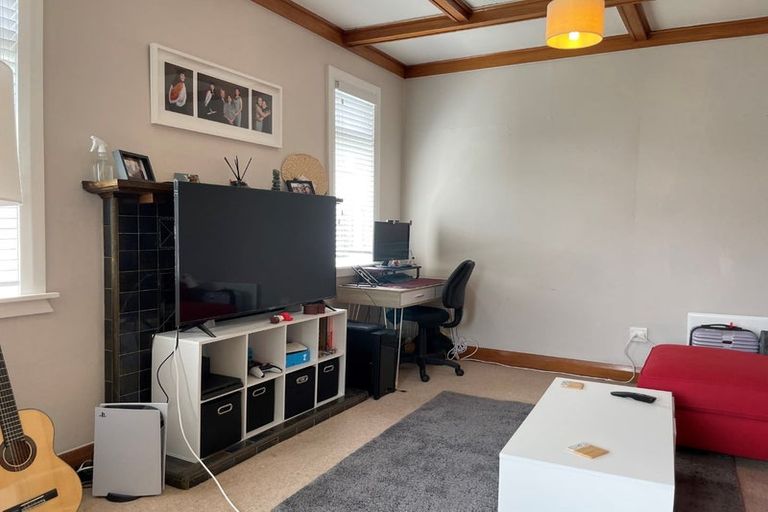 Photo of property in 62 Creswick Terrace, Northland, Wellington, 6012