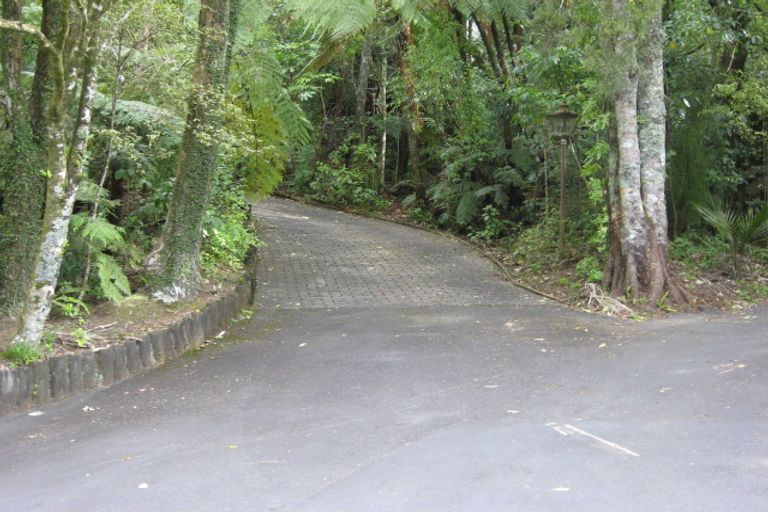 Photo of property in 434 Scenic Drive, Waiatarua, Auckland, 0612