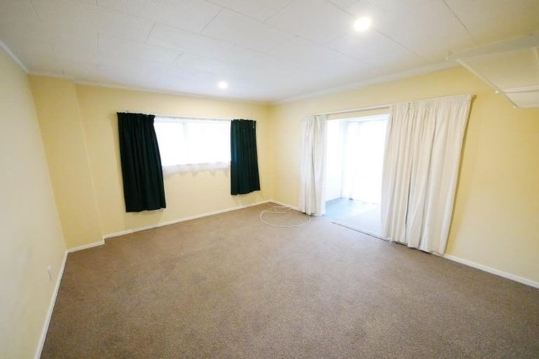 Photo of property in 384 Great South Road, Opaheke, Papakura, 2113