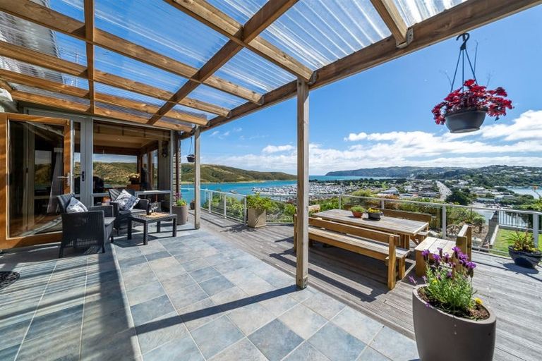 Photo of property in 62 Kiriwai Road, Paremata, Porirua, 5024