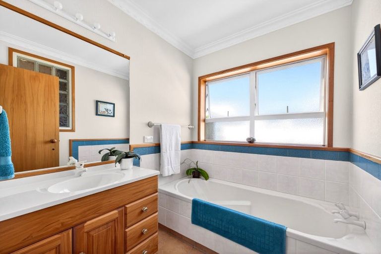 Photo of property in 16 Werahika Place, Whakatane, 3120