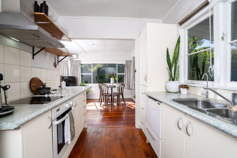 Photo of property in 8a Government Road, Raglan, 3225