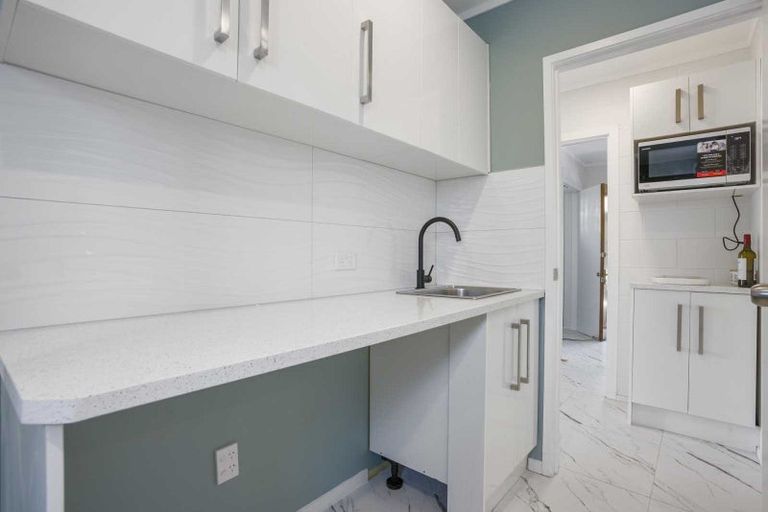 Photo of property in 56 Walworth Avenue, Pakuranga Heights, Auckland, 2010