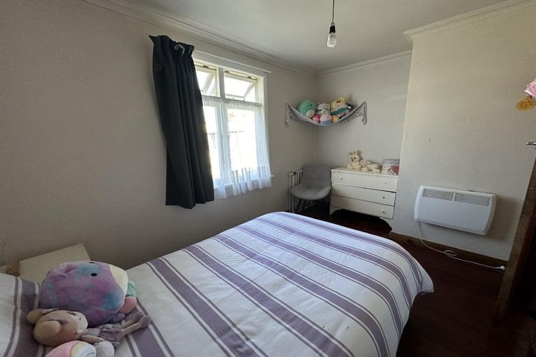 Photo of property in 10 Quinn Road, Levin, 5510